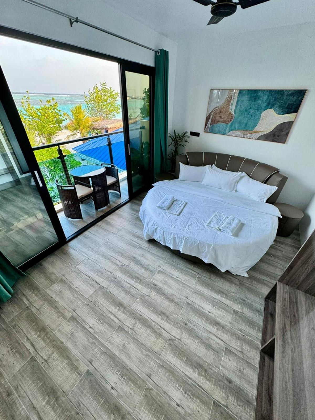 Bibee Maldives Hotel Dhiffushi Exterior photo